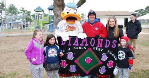 QUACKERJACK VISITS ST. JAMES/SMITHTOWN LITTLE LEAGUE OPENING DAY