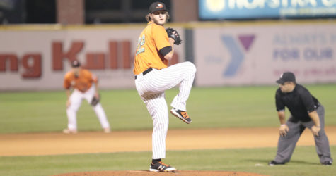 DUCKS TRADE WINS WITH BLUEFISH IN TWINBILL