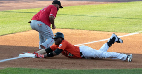 DUCKS DROP HOMESTAND FINALE TO BARNSTORMERS