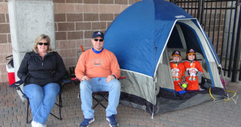 FIRST FANS ARRIVE EARLY FOR DUCKS TICKETS