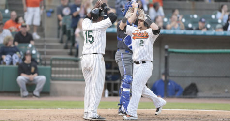 LYONS, PUCKETT LEAD DUCKS PAST SKEETERS