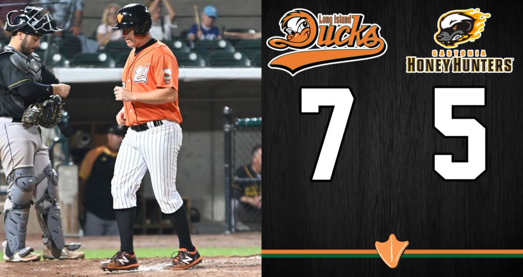 DICKERSON'S FOUR-HIT NIGHT HELPS DUCKS COOK CRABS