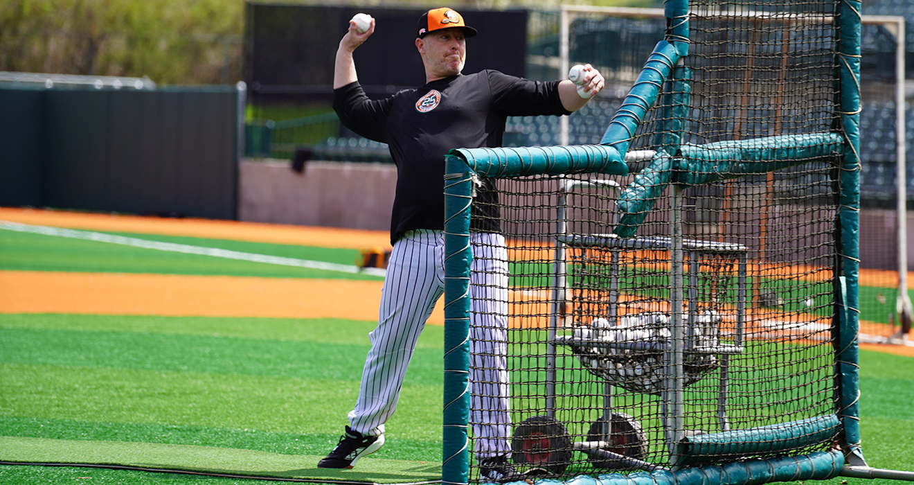 SPRING TRAINING BEGINS – TWO MORE SIGNED; FIVE INVITED