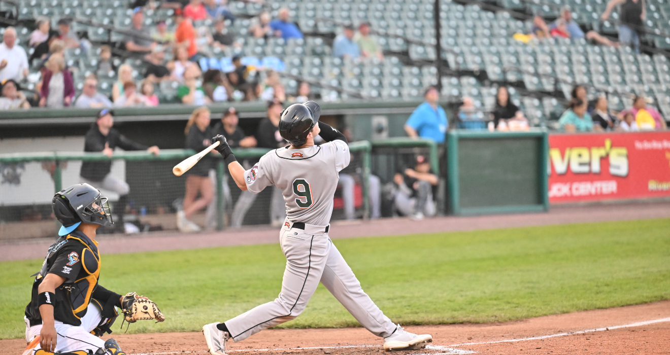 DUCKS WIN SLUGFEST IN HAGERSTOWN