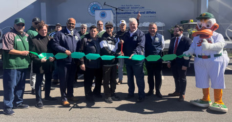 QUACKERJACK HELPS OPEN LINDENHURST AMERICAN LITTLE LEAGUE’S SEASON